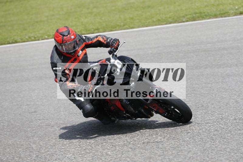 /Archiv-2024/29 12.06.2024 MOTO.CH Track Day ADR/Gruppe blau/90